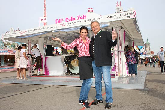 Edi's Kaffeetreff - Edi's Café Zelt auf dem Oktoberfest (©Fot: Martin Schmitz)